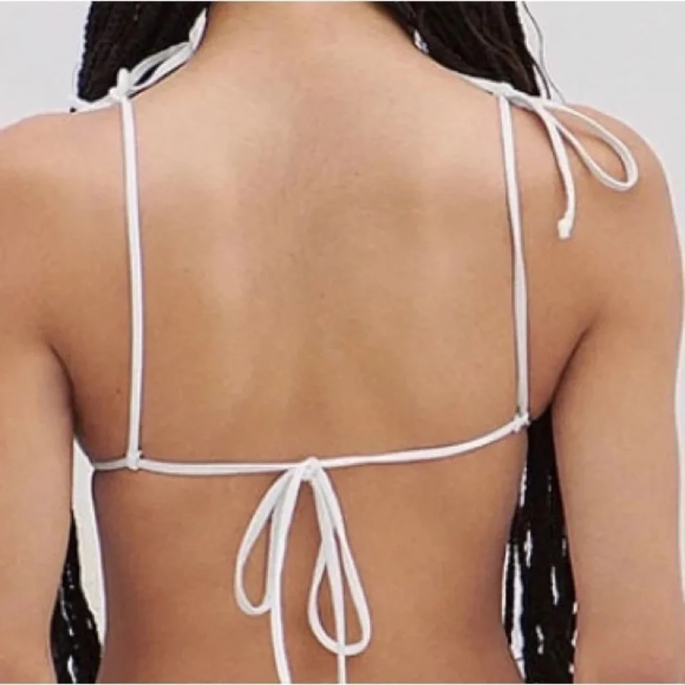 New! Frankies Bikinis Alessa Bikini Top pink with heart cutout 31075